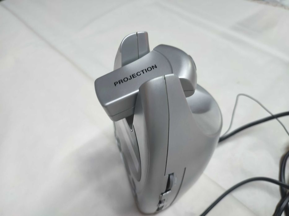 Digital bedside alarm clock with projector64551598328962121