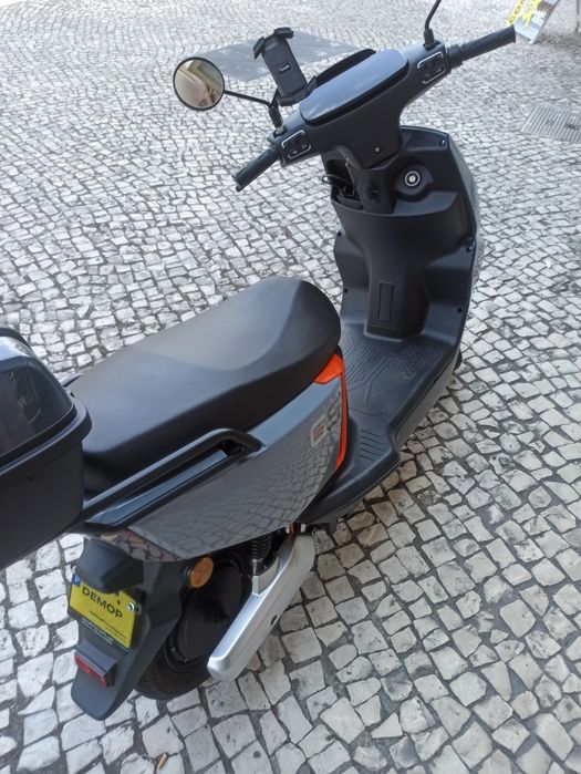 Electric Motorcycle with Lithium Battery