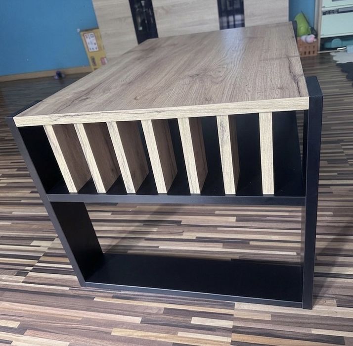 Stolik kawowy z lamelami