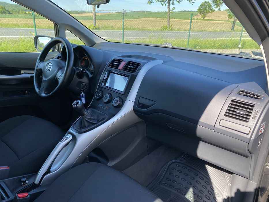 Toyota Auris 1.4 przebieg 149tys kamera alusy zadbany