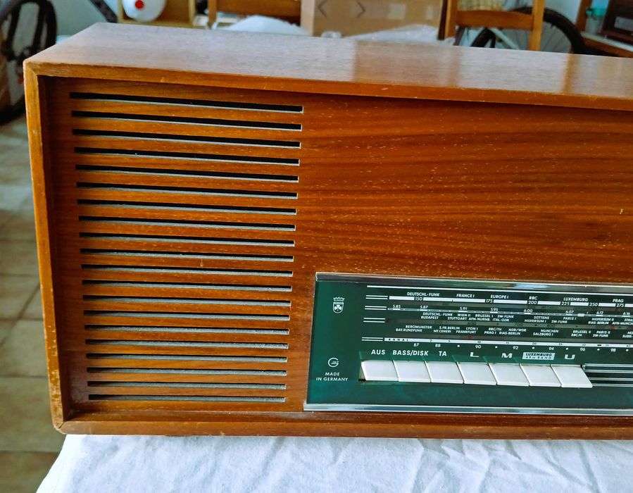 Rádio Grundig RF 135, fabricado na Alemanha