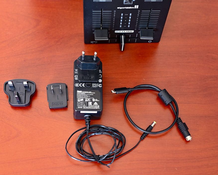 Reloop Mixtour – Algoriddim