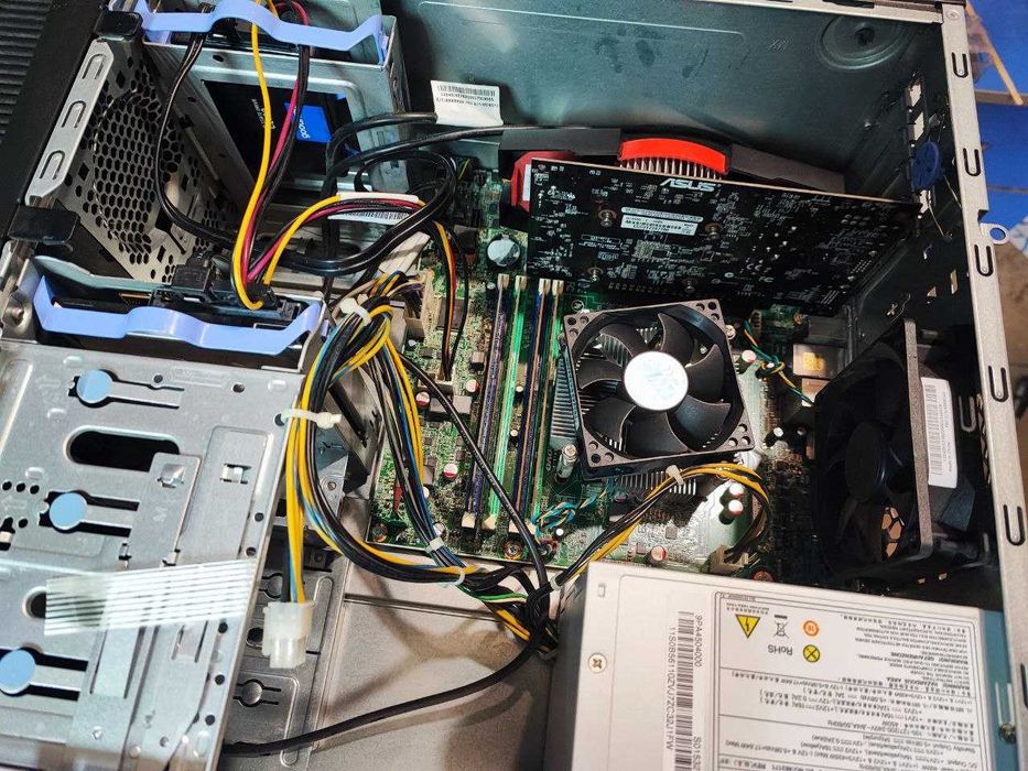 комп'ютер Lenovo ThinkCentre M82 Tower