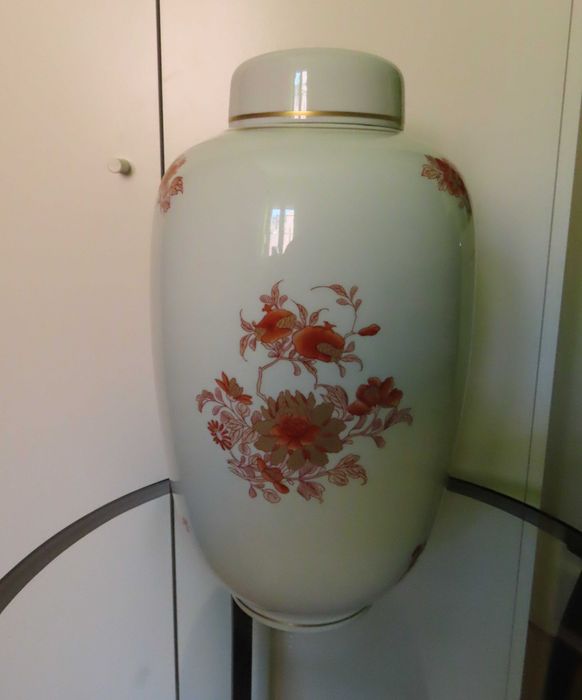 Large Cochinchina Carving by Vista Alegre – Iris Collection