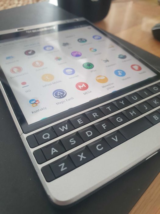 .: Legendarny BlackBerry PASSPORT Silver Edition ANDROID 11- qwerty :.