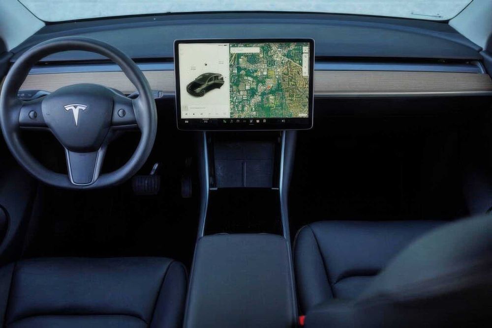 Tesla Model Y Long Range      2021