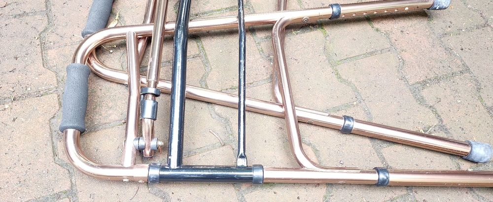 aluminiowy balkonik kroczący