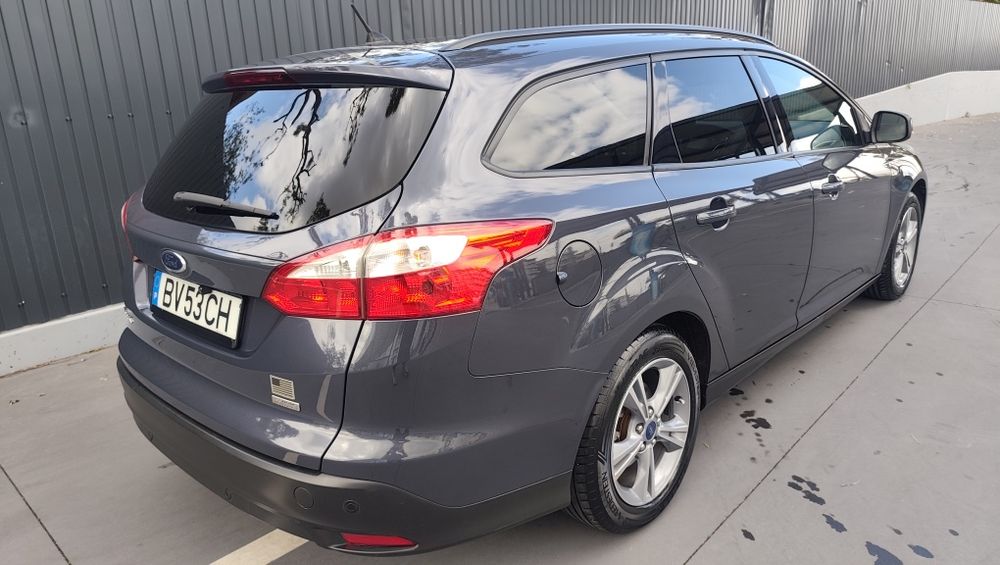 Ford Focus SW 1.0 Ecoboost 125cv 6 vel gasolina impecável.