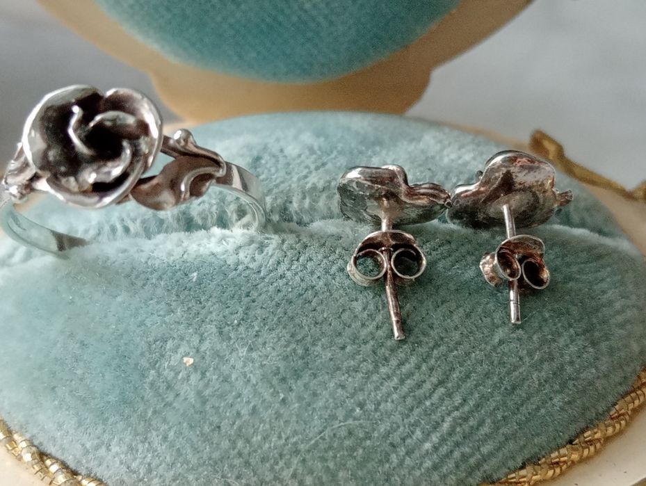 Srebrny komplet ròżyczki