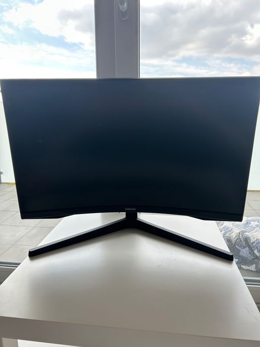 Samsung Odyssey G5 27” Curved Gaming Monitor – 144Hz / 2K / QHD