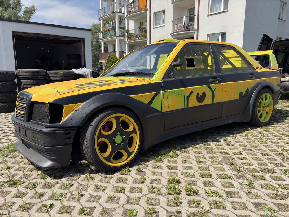 Samochod do driftu Mercedes W201 190 5.5V8