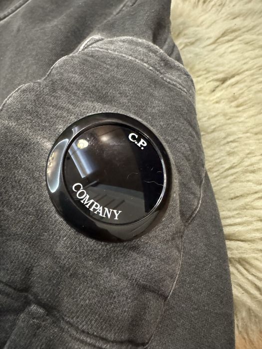 Продам світшот CP Company оригінал