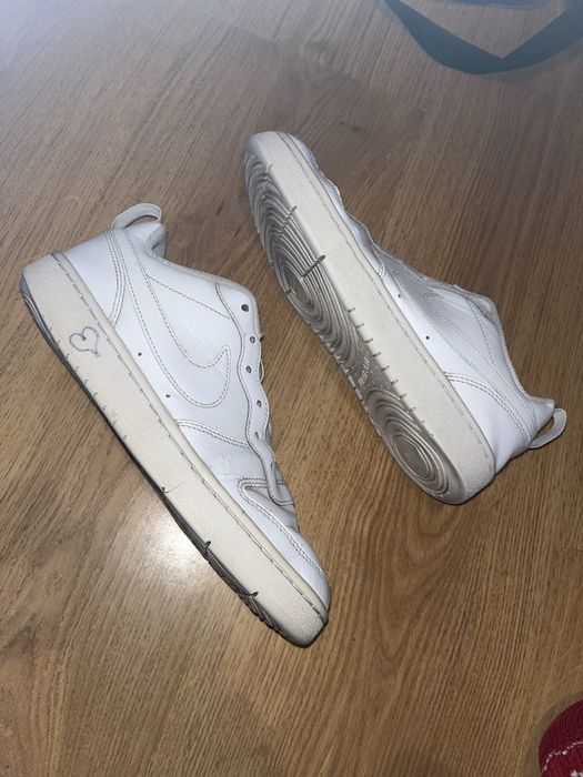 Biale nike court borough low