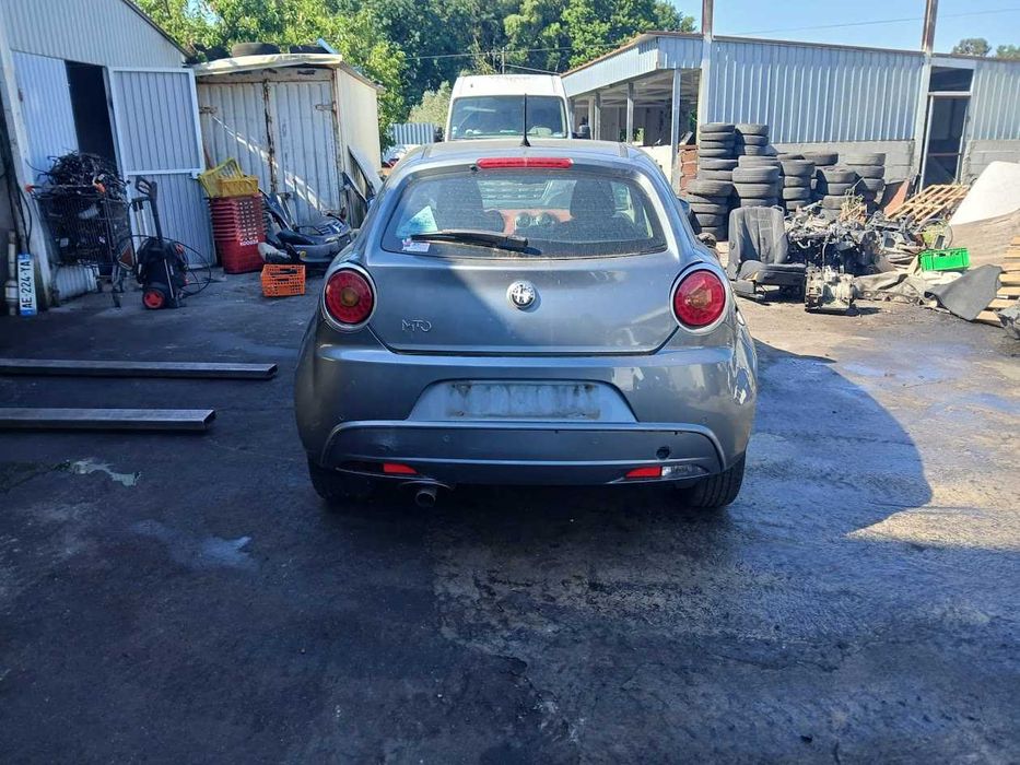 Alfa mito para peças