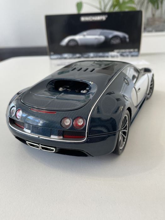 Model Bugatti Veyron Super Sport 2011 1/18 Minichamps j AutoArt Kyosho