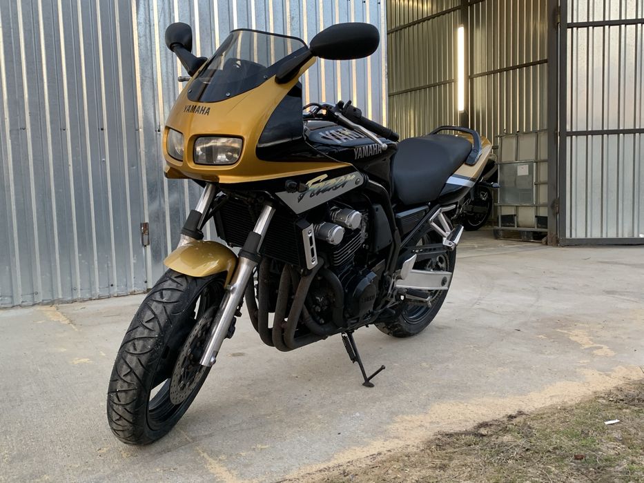Продам мотоцикл Yamaha Fazer 600