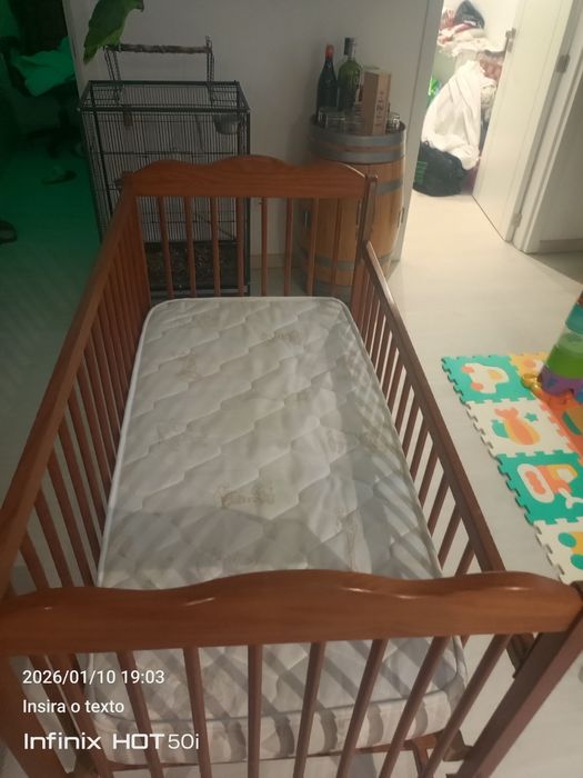 Cama de bebê  como nova
