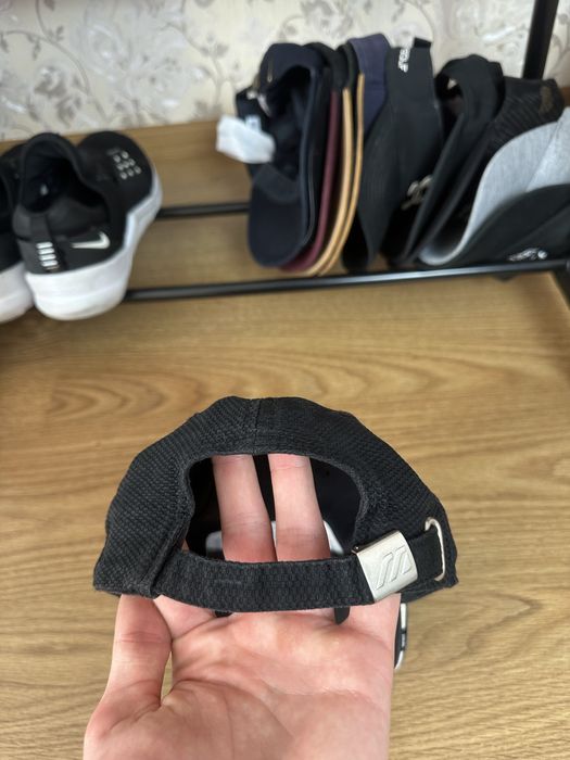 Кепка Mizuno.