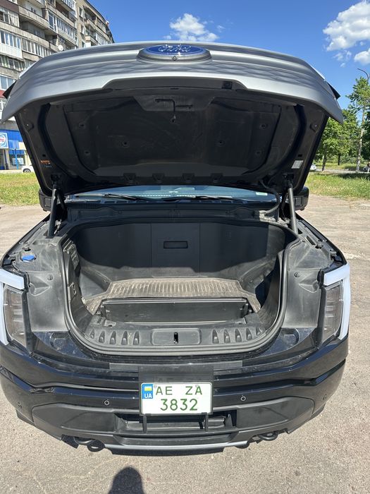 Продам Ford F-150 lighting