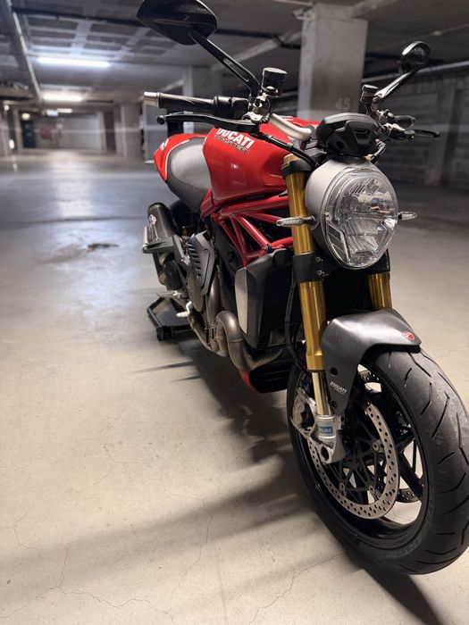 Ducati Monster 1200S