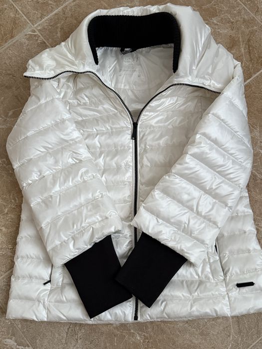 Дуже гарна жіноча куртка Calvin Clein