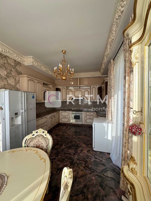 Продаж великогабаритної 2-кімнатної квартири 120 м² у Центрі міста!!!