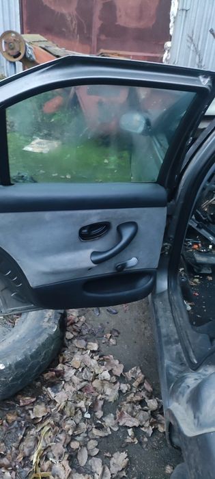 Продам кузов Пежо 406