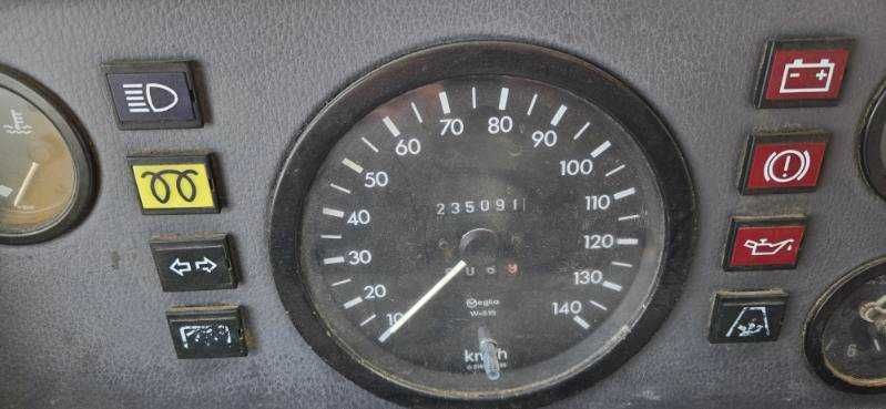 Mercedes-Benz 308D 2,3