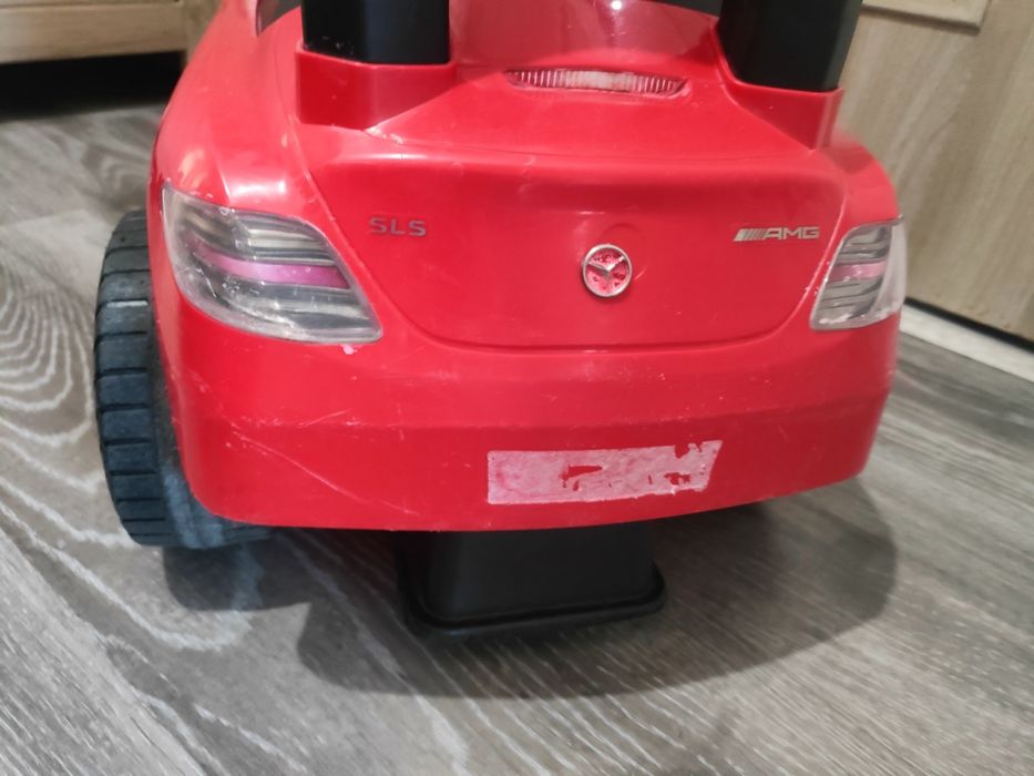 Mercedes jeździk czerwony