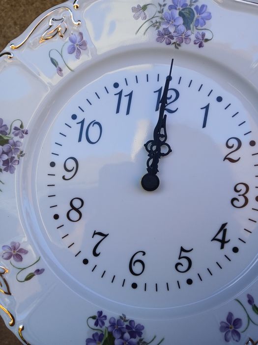 Годинник на стіну Фіалки Чехия фарфоровые часы на стену Фиалки