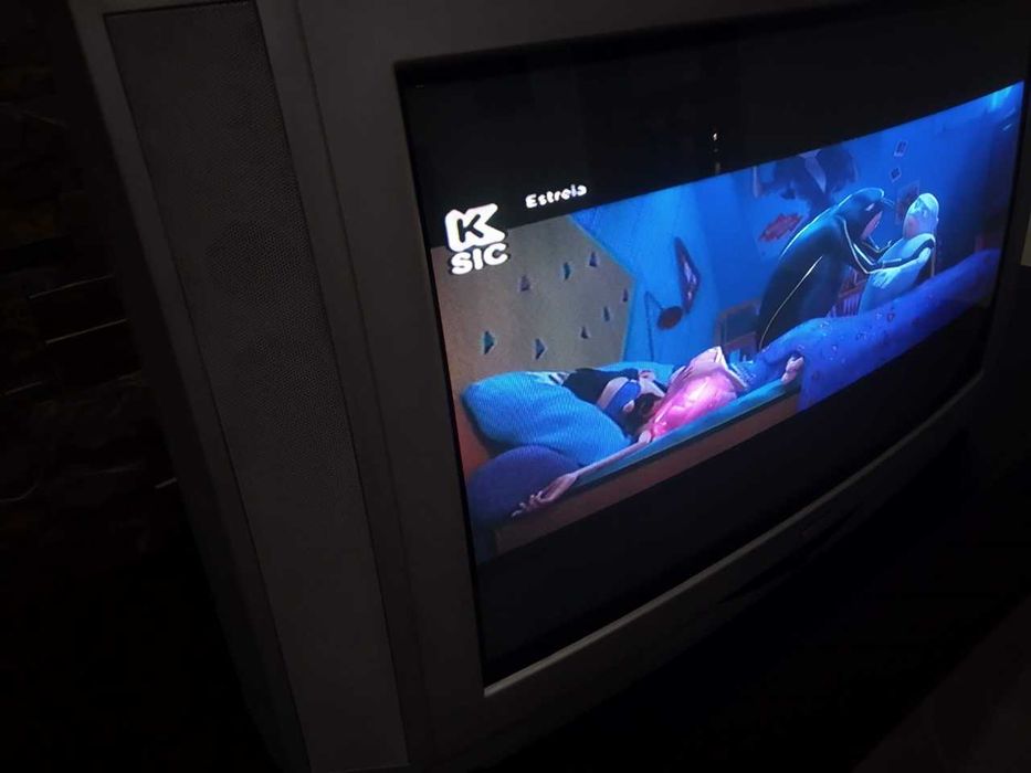 TV marca Worten cor cinzenta