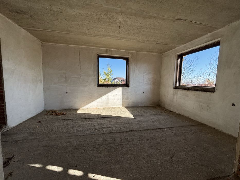 Продаж будинок 290м. Ділянка 9с. Угринів. Боднарчик. Світло. Газ. Вода