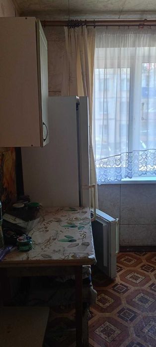 Продам трикімнатну  квартиру по вул. Пляжна