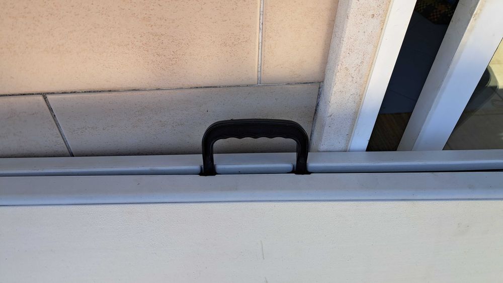 Mesa e 2 bancos dobráveis