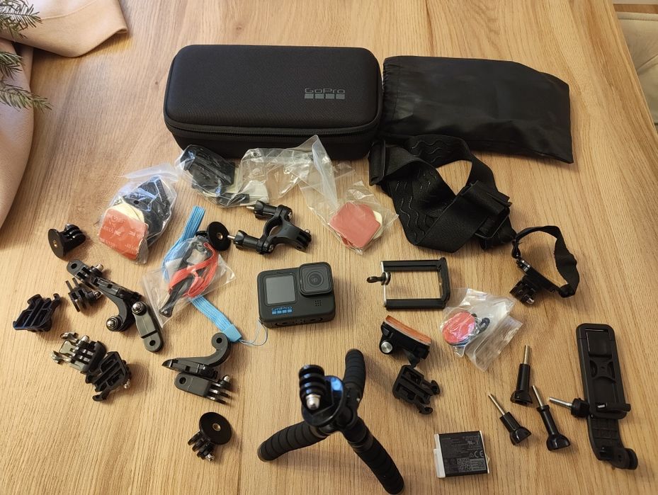 GoPro Hero 11 Black + mnóstwo akcesorii.