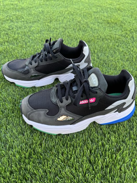 Sapatos Adidas falcon
