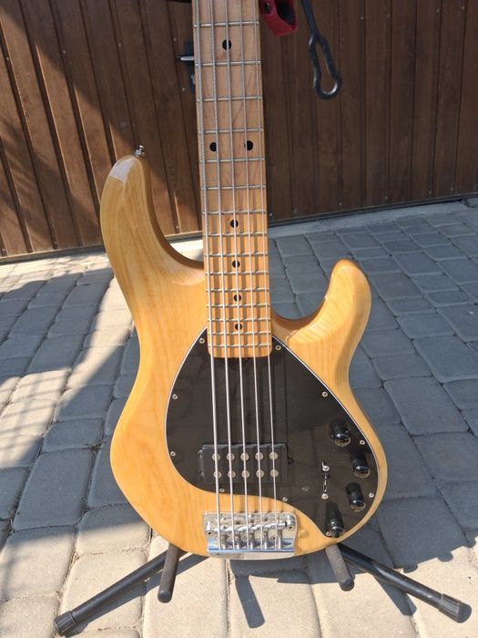 Gitara basowa  Sterling by Music Man StingRay RAY35  Natural