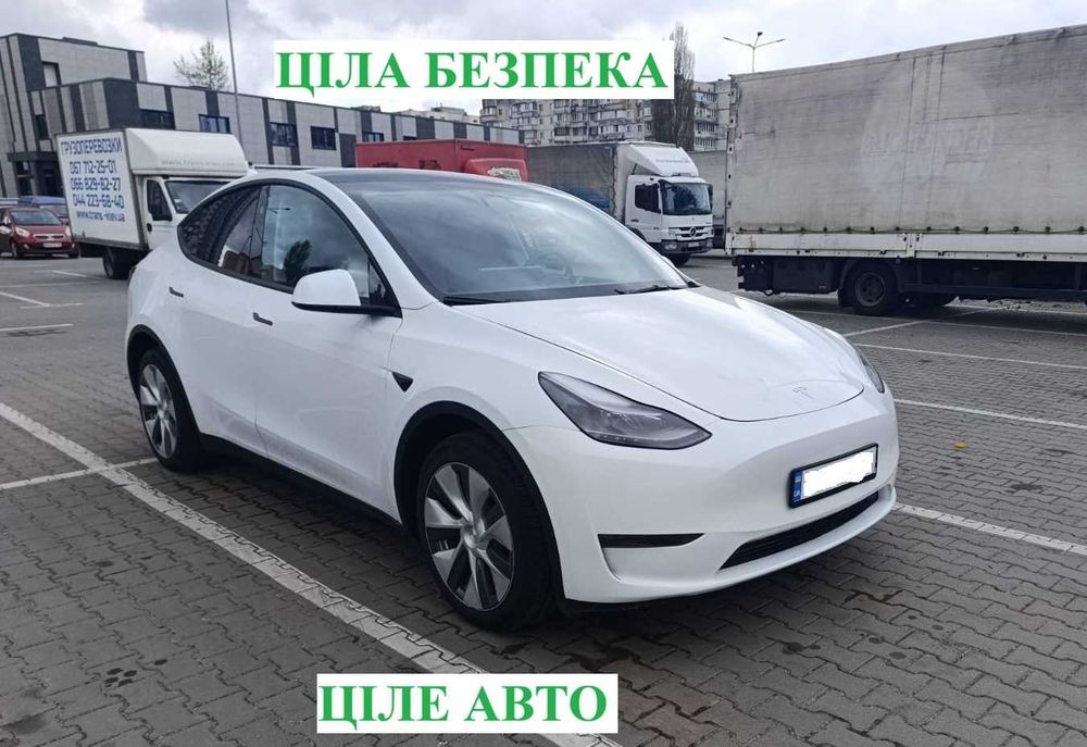 Продам Tesla Y 2024 рік Long Range Dual Motor Ціла безпека!Ціле авто!