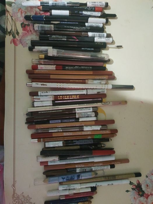 Памади рідкі,і звичайні