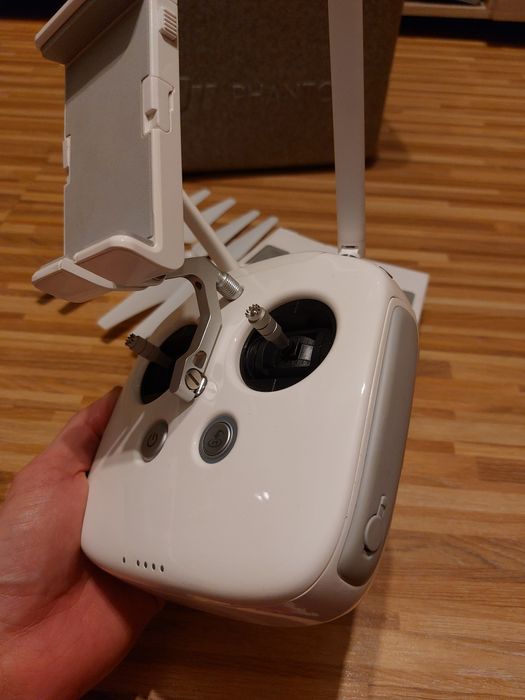 DJI Phantom 4 cały zestaw 2 baterie