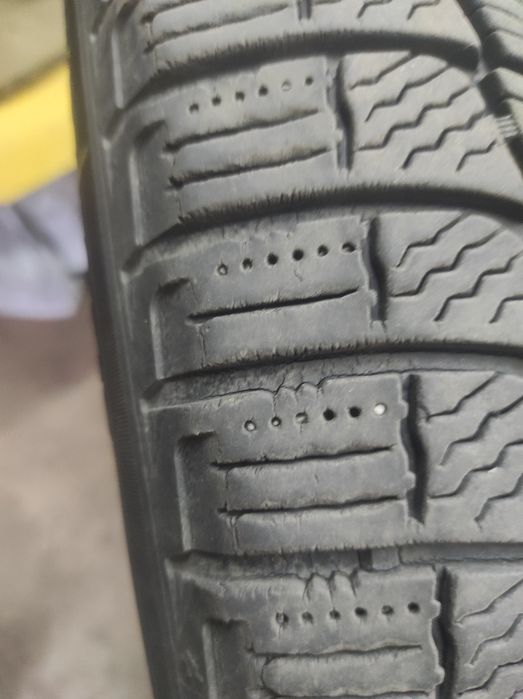 Продам зимову гуму MICHELIN 215/65 R16