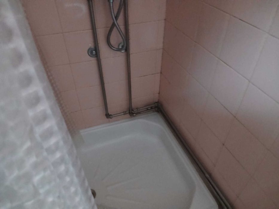 Aluga-se um quarto nas caldas da rainha