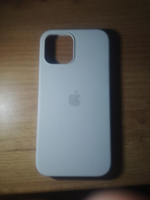 Чизол на 13 про Макс