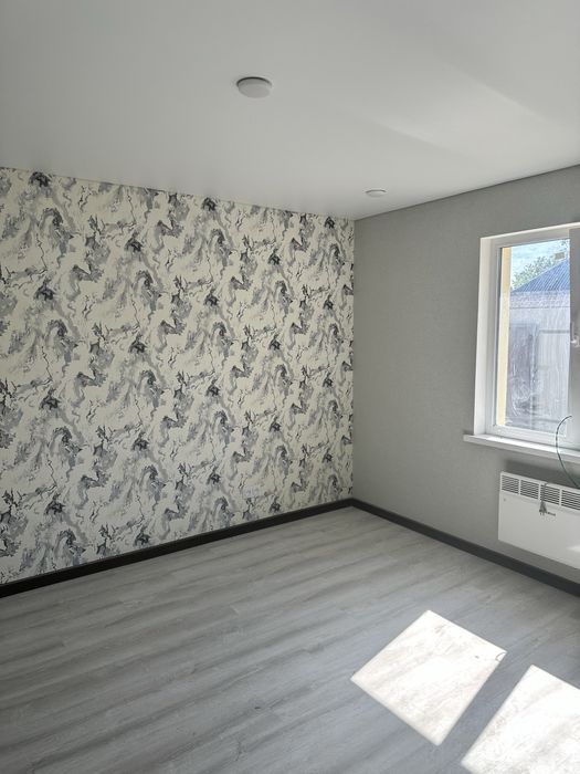 Поклейка обой шпалер 3д