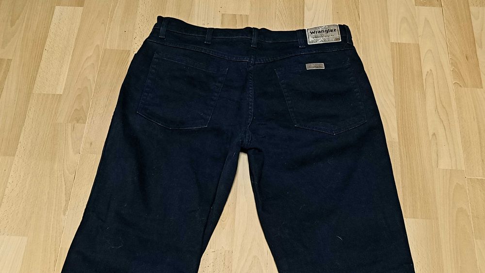 Męskie spodnie jeansowe WRANGLER r.XL stan bardzo dobry