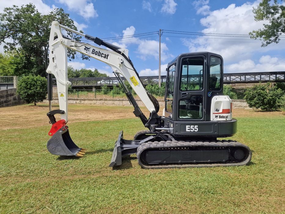 Mini escavadora bobcat 5.5 tn