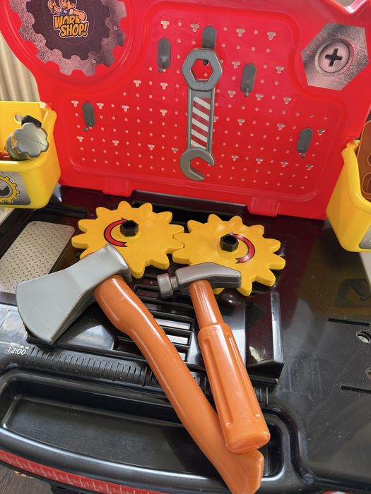 Warsztat narzedzia dla dziecka + kask