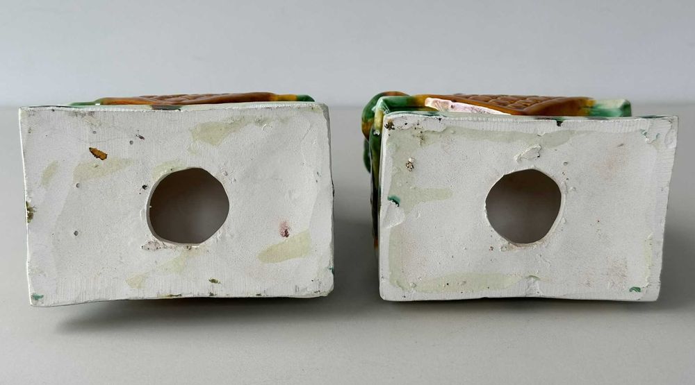 Um excepcional par de Cães de Foo, cerâmica China, Família Verde