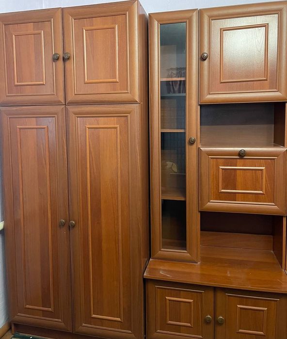 Продається стінка