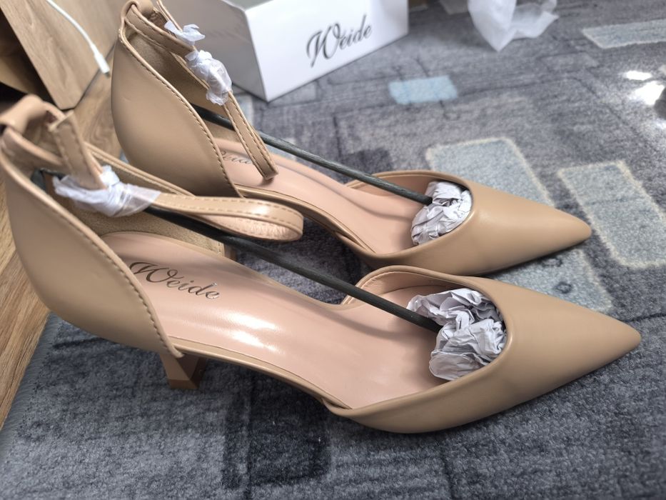 Czółenka na szpilce